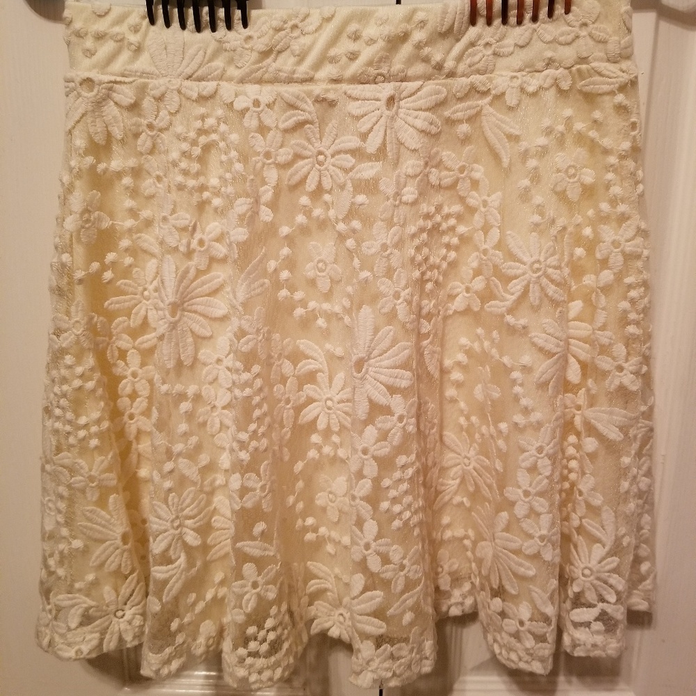 Skirt with transparent design